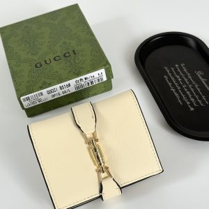 グッチ ジャッキー 1961 レザー 二つ折り財布 コインパース付き ホワイト gucB516