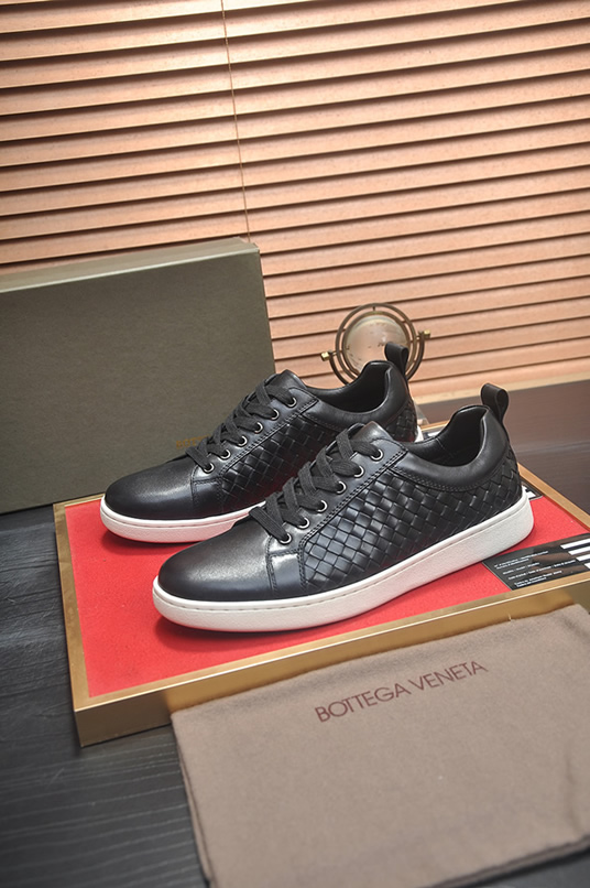 ボッテガヴェネタ イントレチャート レザー ローカット スニーカー ブラック shoes672