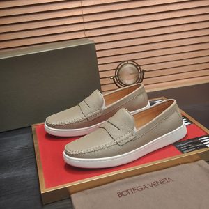 ボッテガヴェネタ イントレチオ グレインレザー ローファー スニーカー スリッポン ベージュ shoes673