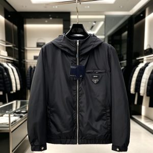 プラダ Re-Nylon フード付き ナイロン ジャケット ブルゾン ブラック FS548