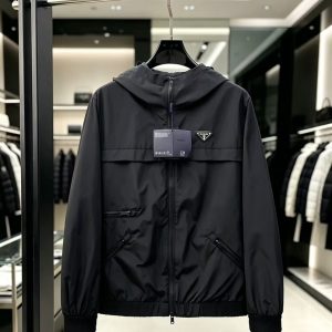 プラダ Re-Nylon フード付き ナイロン ジャケット ブルゾン ブラック FS549