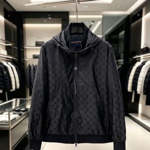 ルイ・ヴィトン モノグラム フード付き ナイロン ジャケット ブルゾン ブラック FS550