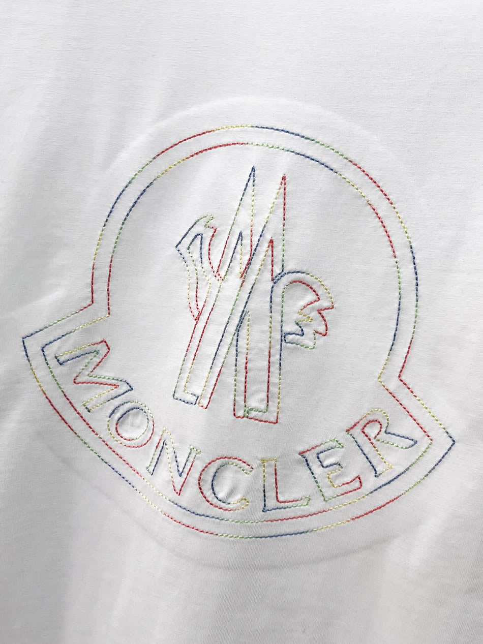 モンクレール ビッグロゴ アウトライン 半袖 Tシャツ ホワイト FS578 - 画像 (9)