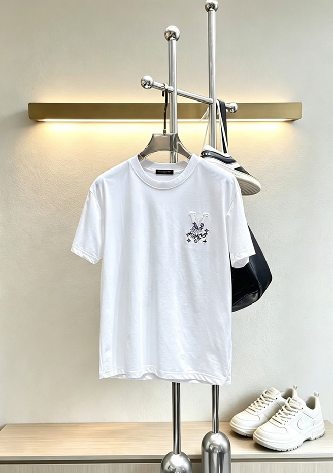 ルイ・ヴィトン LVイニシャル モノグラム グラフィティ 刺繍 半袖 Tシャツ ホワイト FS596