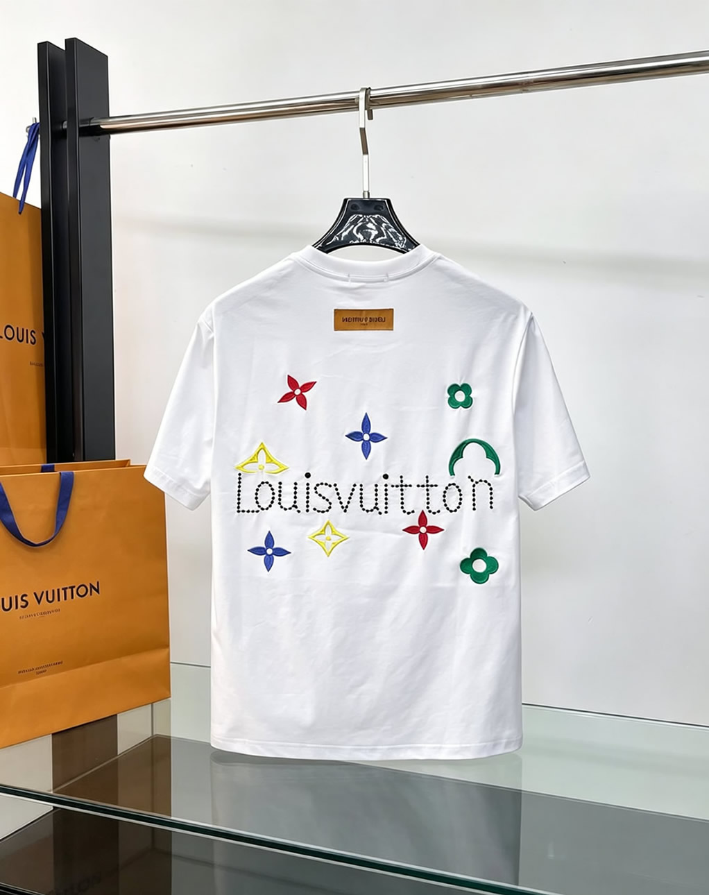 ルイ・ヴィトン LVイニシャル ラインストーン モノグラムフラワー 刺繍 半袖 Tシャツ ホワイト FS609 - 画像 (3)