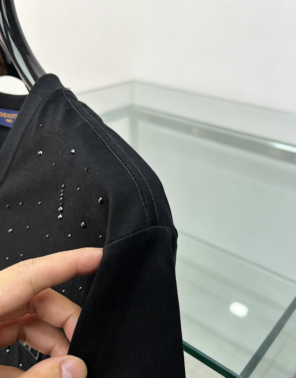 ルイ・ヴィトン LVイニシャル ラインストーンドロップ 半袖 Tシャツ ブラック FS610 - 画像 (4)
