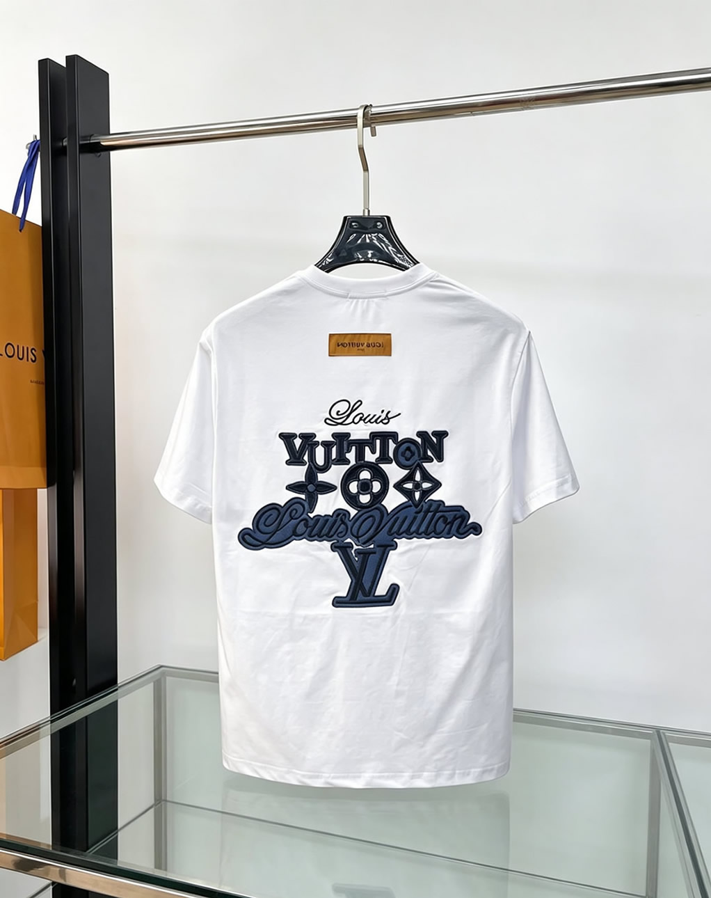 ルイ・ヴィトン カレッジロゴ モノグラムフラワー 刺繍 半袖 Tシャツ ホワイト FS618 - 画像 (2)