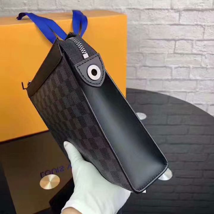 ルイ・ヴィトン ダミエ・グラフィット ポシェット・ヴォワヤージュ MM クラッチバッグ ダミエ・グラフィット M61692 - 画像 (2)