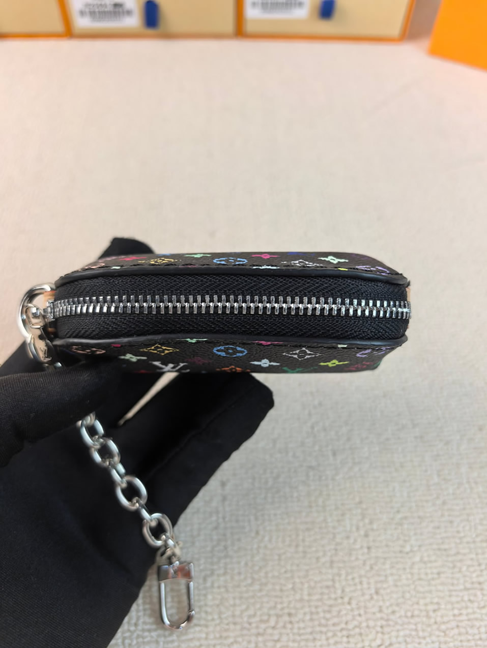 ルイ・ヴィトン モノグラム・マルチカラー マイクロ・ポシェット・アクセソワール ポーチ ノワール M25694 - 画像 (2)