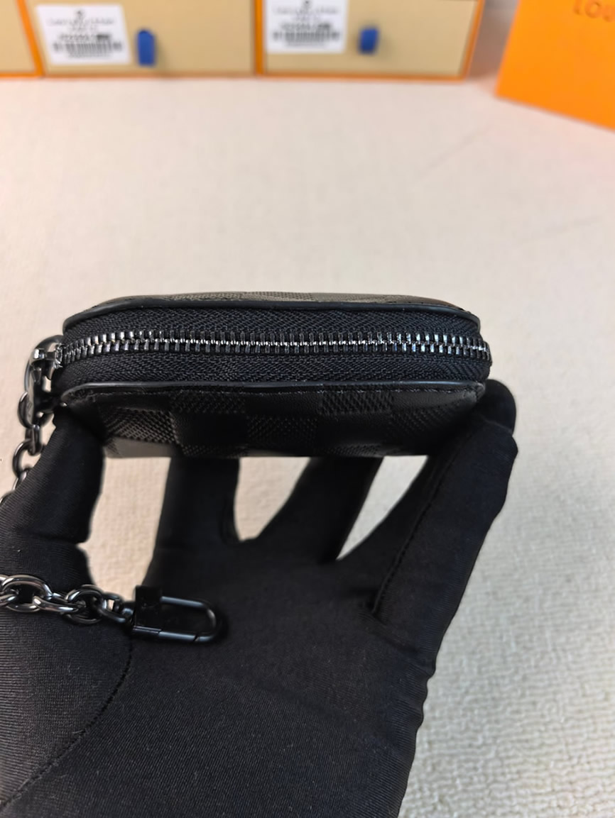 ルイ・ヴィトン ダミエ・グラフィット マイクロ・ポシェット・アクセソワール ポーチ ダミエ・グラフィット M25694 - 画像 (2)