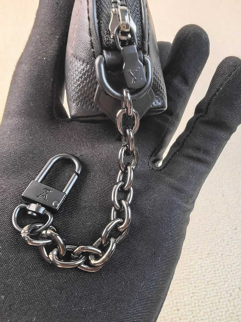 ルイ・ヴィトン ダミエ・グラフィット マイクロ・ポシェット・アクセソワール ポーチ ダミエ・グラフィット M25694 - 画像 (6)