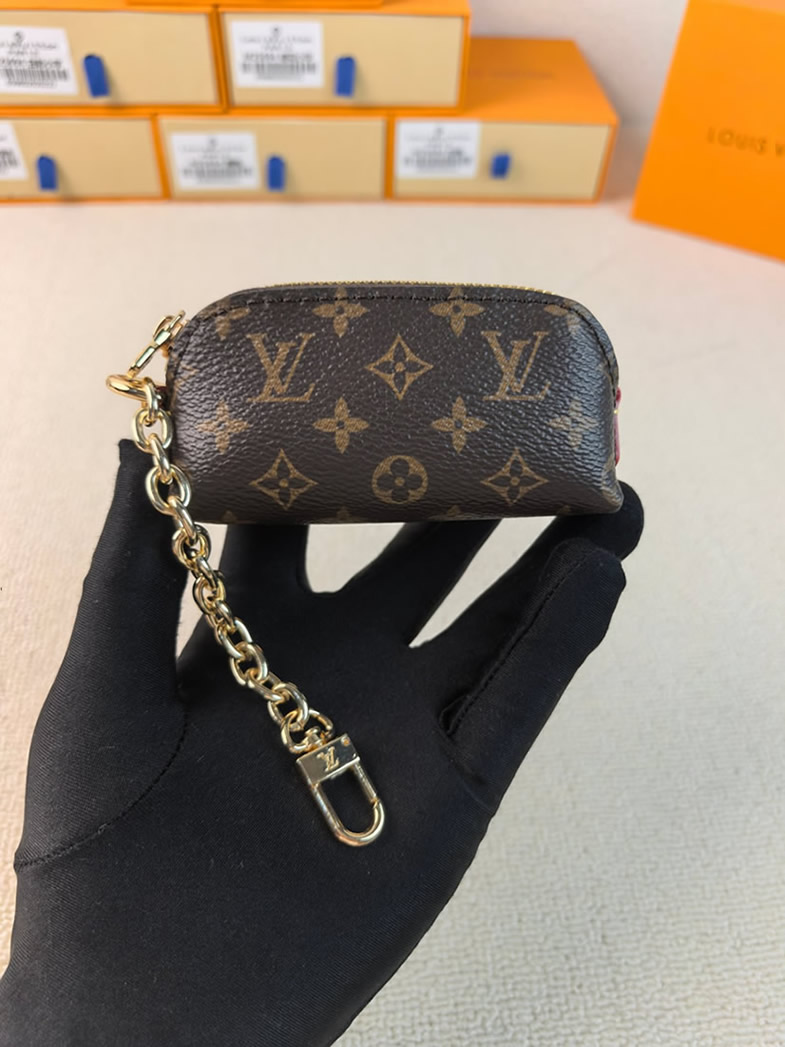 ルイ・ヴィトン モノグラム マイクロ・ポシェット・アクセソワール ポーチ ゴールド金具 M25694