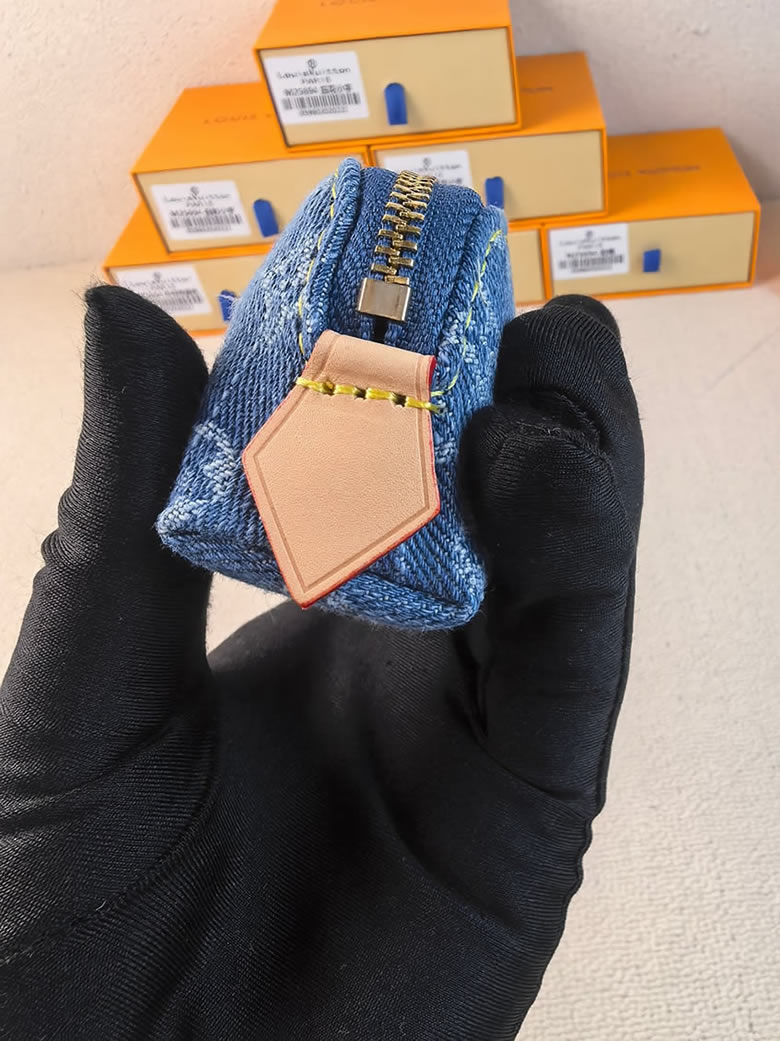 ルイ・ヴィトン モノグラム・デニム マイクロ・ポシェット・アクセソワール ポーチ ブルー M25694 - 画像 (4)