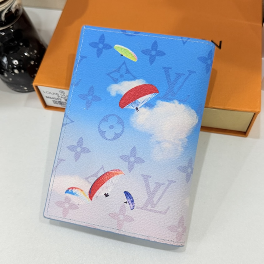 ルイ・ヴィトン モノグラム クーヴェルテュール・パスポール NM パスポートカバー ブルー M64502 - 画像 (2)