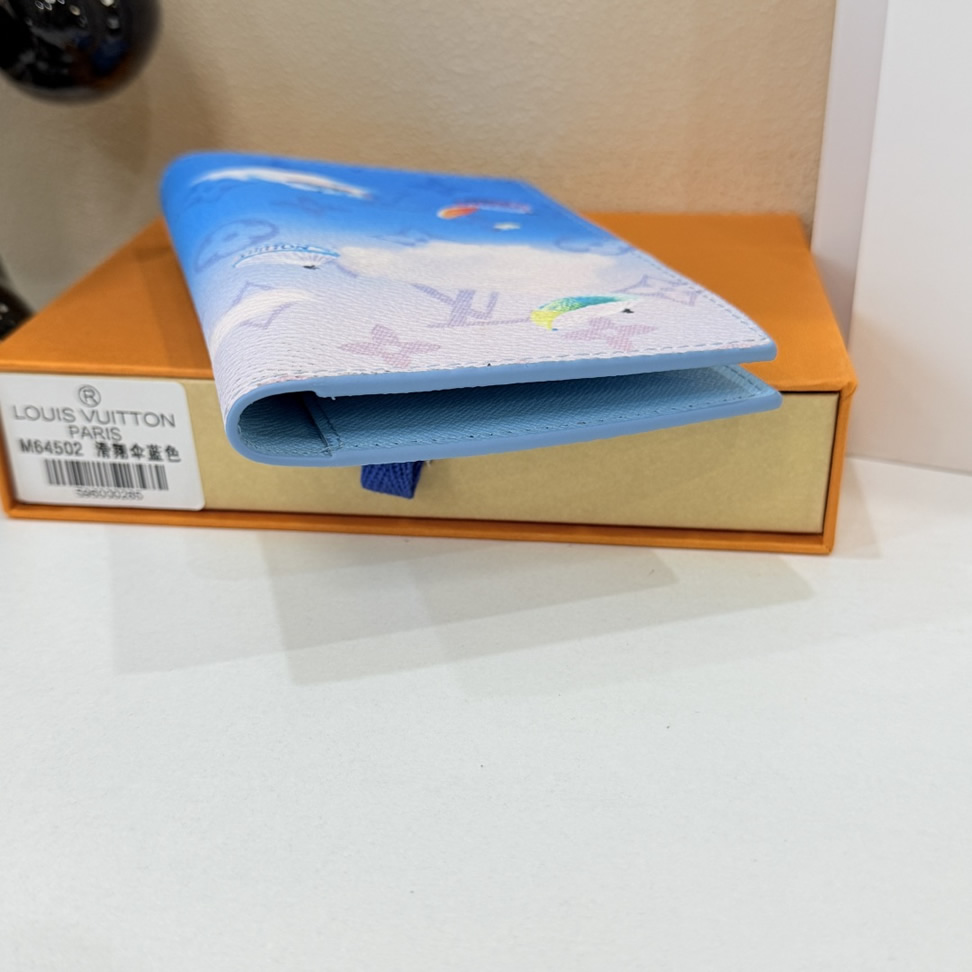 ルイ・ヴィトン モノグラム クーヴェルテュール・パスポール NM パスポートカバー ブルー M64502 - 画像 (7)