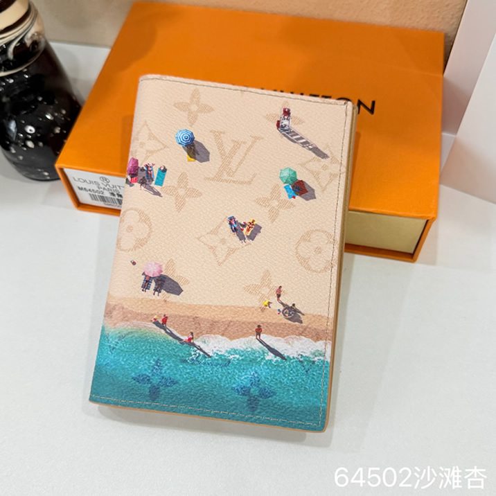 ルイ・ヴィトン モノグラム クーヴェルテュール・パスポール NM パスポートカバー ベージュ M64502