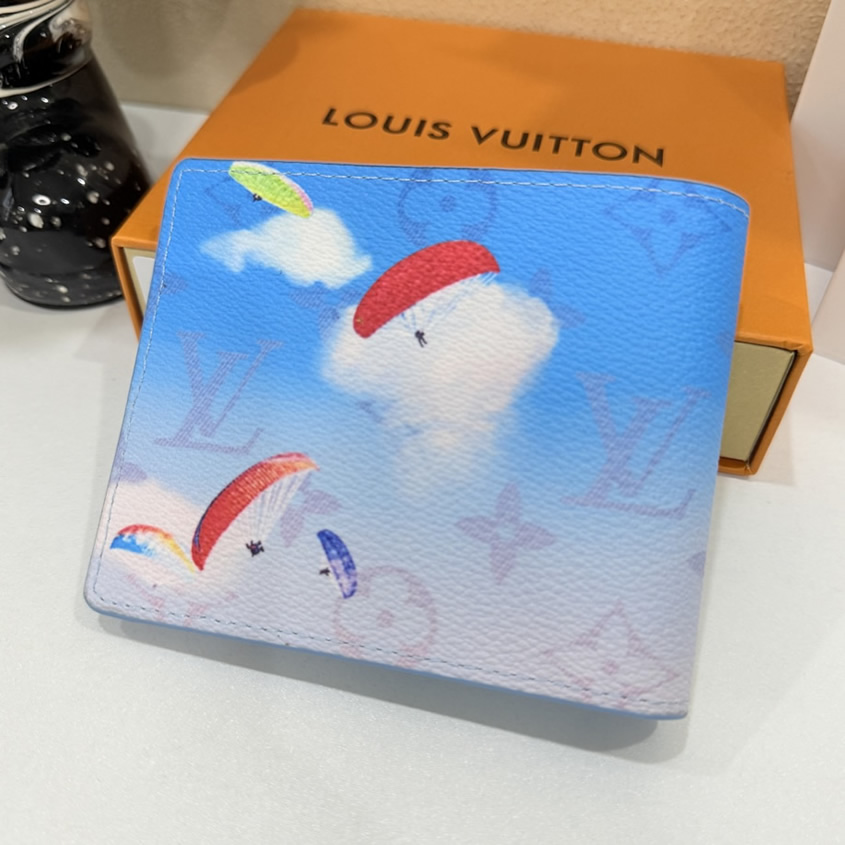 ルイ・ヴィトン モノグラム ポルトフォイユ・ミュルティプル 二つ折り財布 天空ブルー M25986 - 画像 (2)