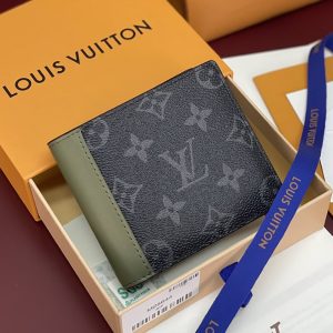 ルイ・ヴィトン モノグラム・エクリプス ポルトフォイユ・ミュルティプル 二つ折り財布 カーキ M28644
