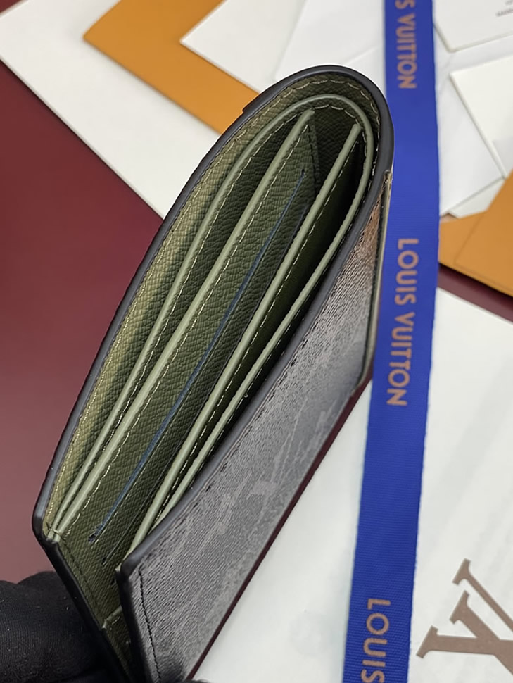 ルイ・ヴィトン モノグラム・エクリプス ポルトフォイユ・ミュルティプル 二つ折り財布 カーキ M28644 - 画像 (8)