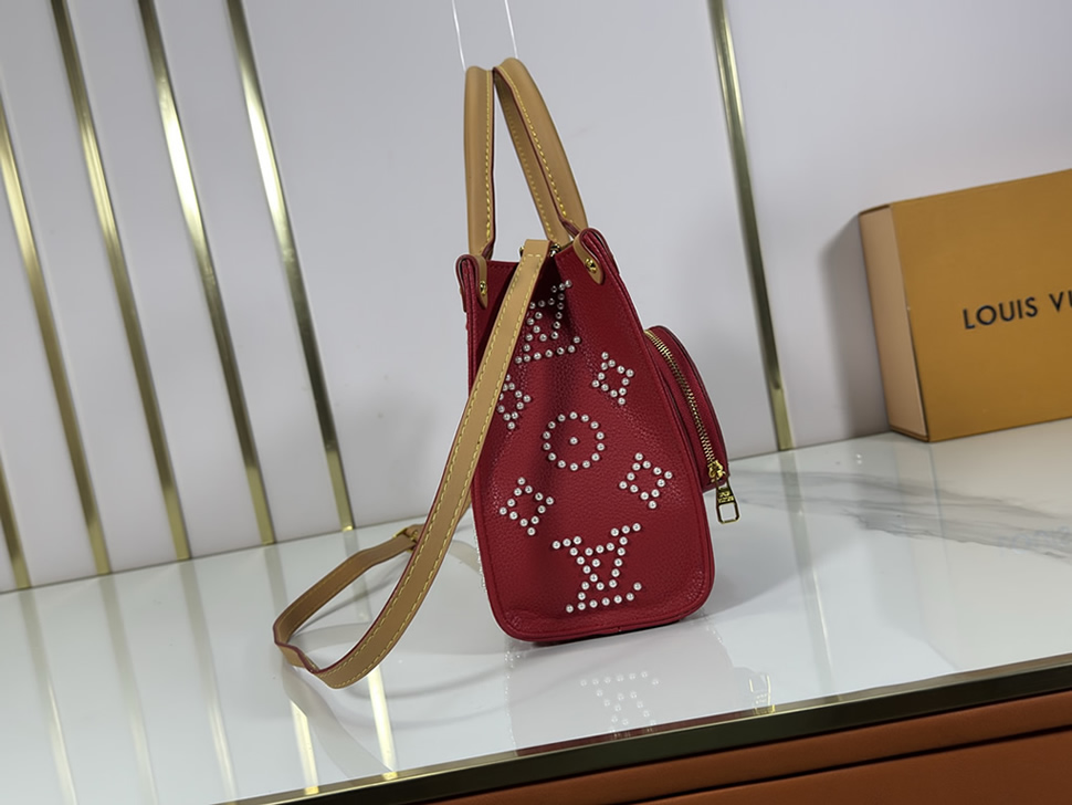 ルイ・ヴィトン オンザゴー MM 2WAY トートバッグ パール刺繍 ポーチ付き レッド M47373 - 画像 (3)