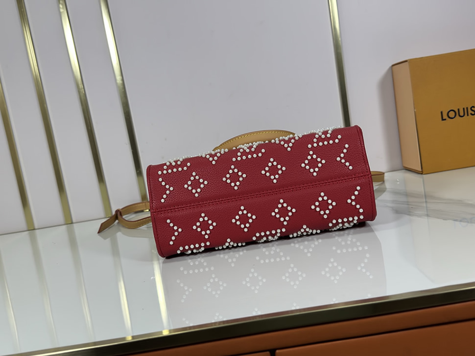 ルイ・ヴィトン オンザゴー MM 2WAY トートバッグ パール刺繍 ポーチ付き レッド M47373 - 画像 (5)