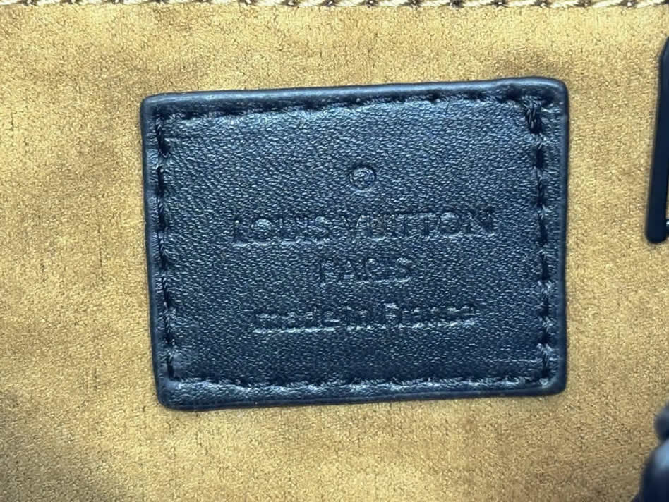 ルイ・ヴィトン オンザゴー MM 2WAY トートバッグ パール刺繍 ポーチ付き ブラック M47373 - 画像 (9)