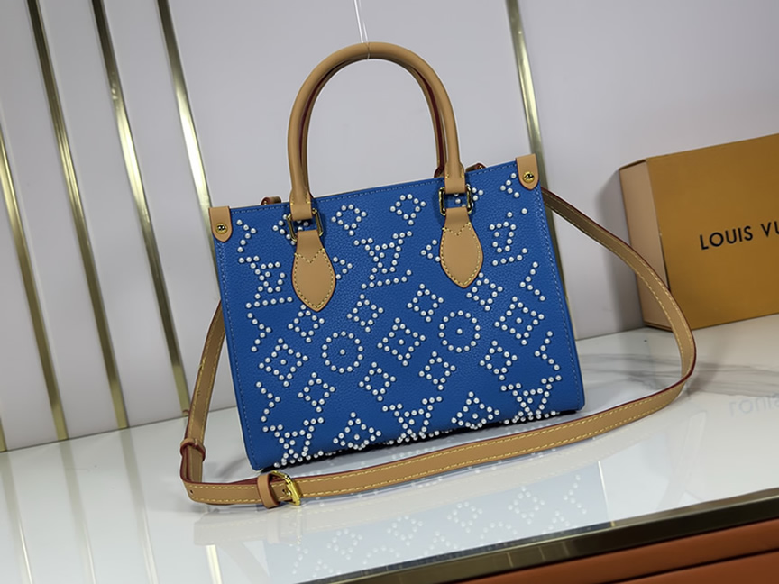 ルイ・ヴィトン オンザゴー MM 2WAY トートバッグ パール刺繍 ポーチ付き ブルー M47373 - 画像 (4)