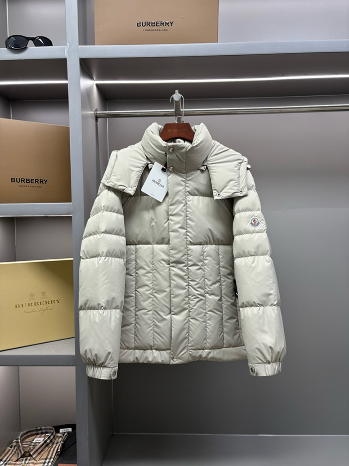 モンクレール フーデッド ダウンジャケット オフホワイト moncler004