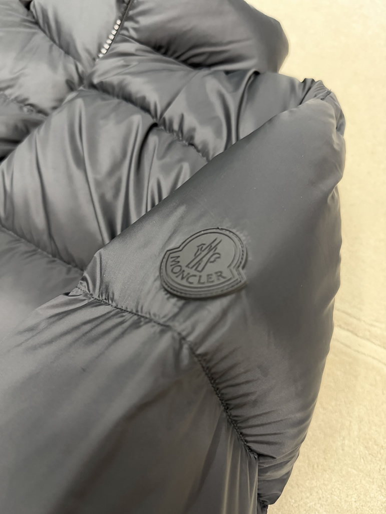 モンクレール スタンドカラー パデッド ダウンジャケット ブラック moncler020 - 画像 (7)