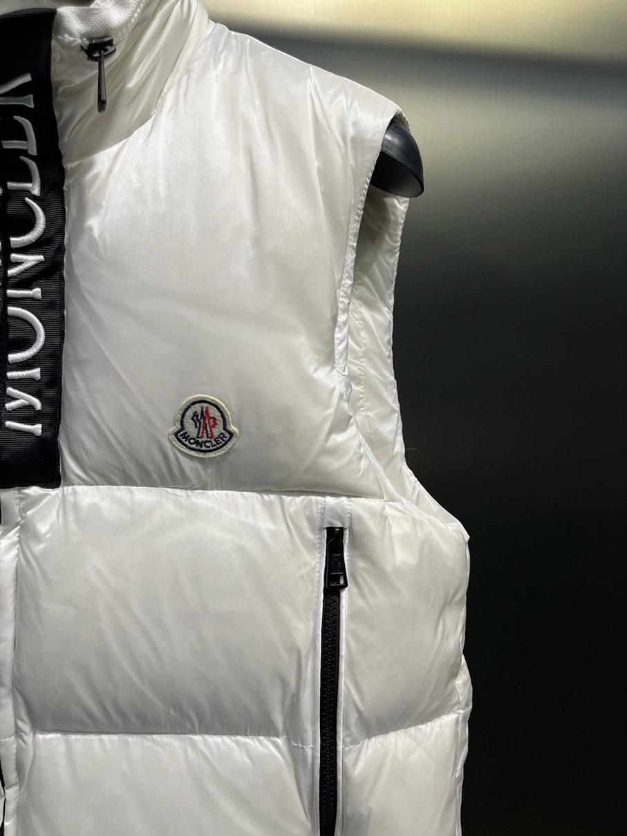 モンクレール スタンドカラー ロゴレタリング ダウンベスト ホワイト moncler033 - 画像 (3)