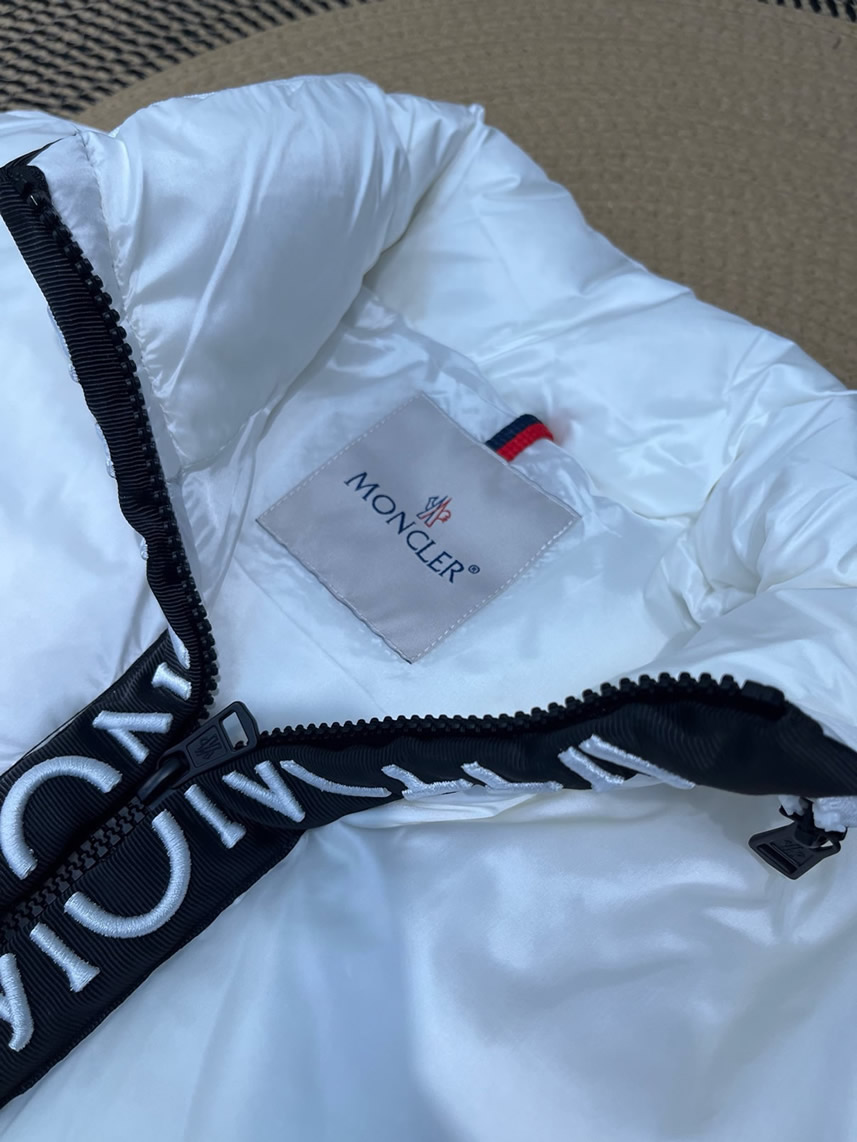 モンクレール スタンドカラー ロゴレタリング ダウンベスト ホワイト moncler033 - 画像 (8)