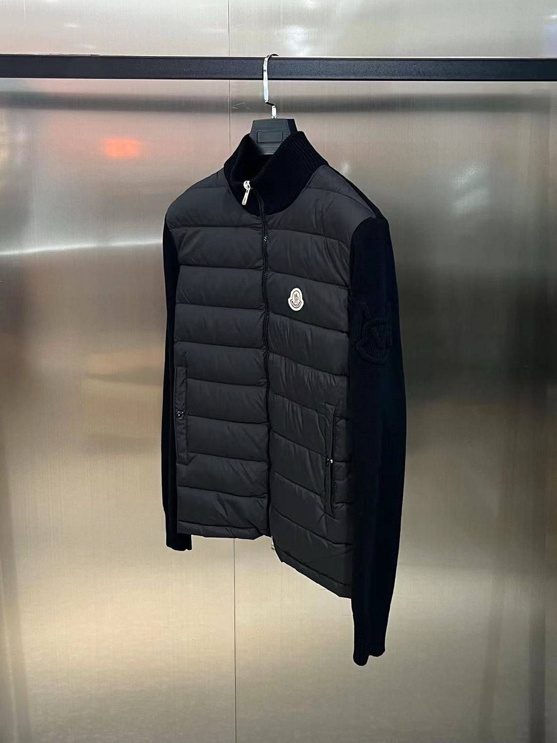 モンクレール ニットコンビネーション スタンドカラー ダウンジャケット ブラック moncler034 - 画像 (4)