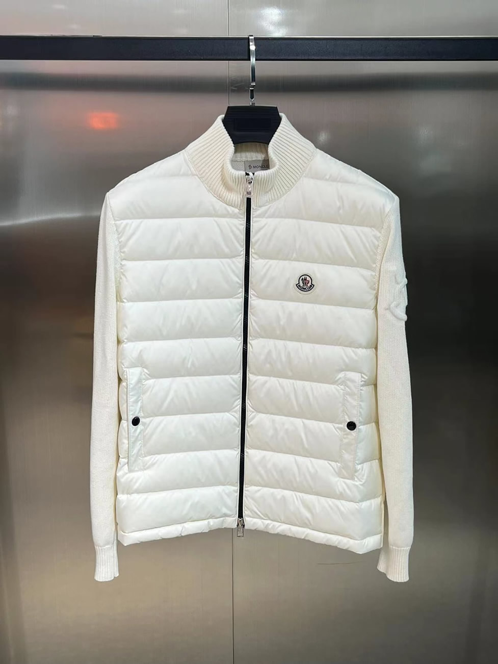モンクレール ニットコンビネーション スタンドカラー ダウンジャケット ホワイト moncler035