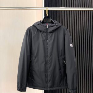 モンクレール ロゴワッペン付き フーデッド ジップアップジャケット ブラック moncler036