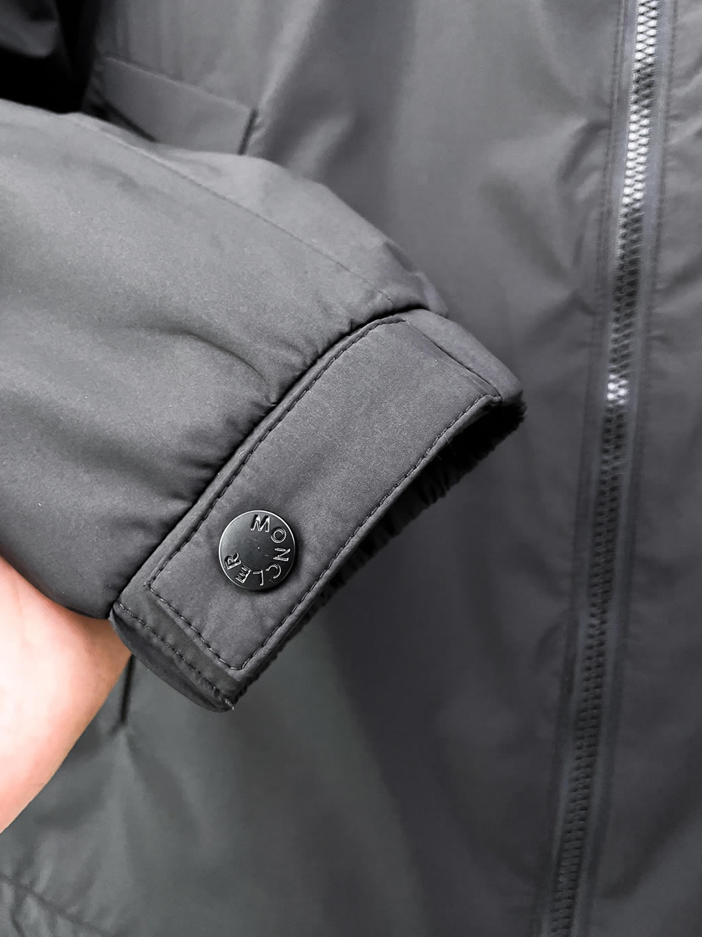 モンクレール ロゴワッペン付き フーデッド ジップアップジャケット ブラック moncler036 - 画像 (8)