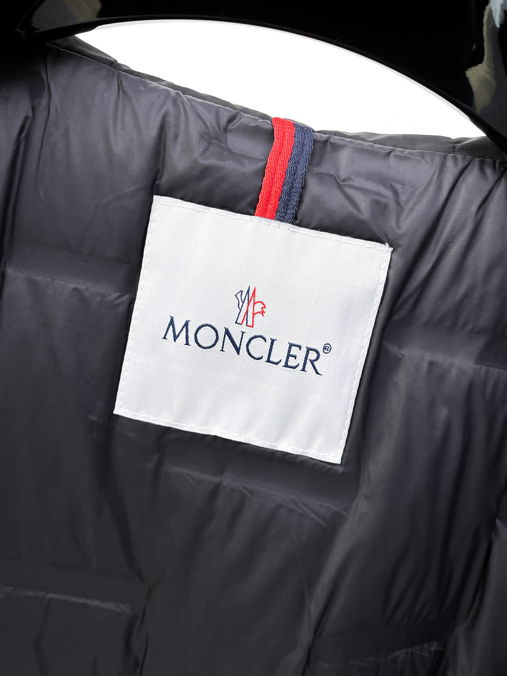 モンクレール ロゴワッペン付き フーデッド ジップアップジャケット ブラック moncler036 - 画像 (10)
