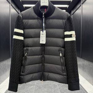 モンクレール ケーブルニット切替 スタンドカラー ダウンジャケット ブラック YRF019