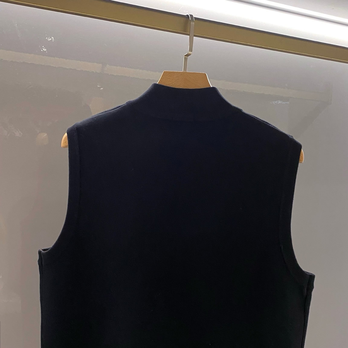 バーバリー EKD刺繍 ジップアップ ニットベスト ダークネイビー FS652 - 画像 (9)